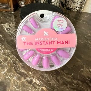 Olive & June Press On Nails - Fierce & Loving - Medium Oval